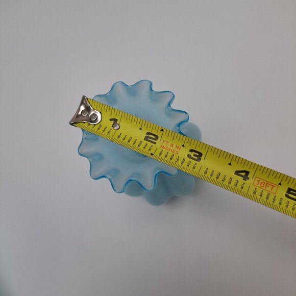 Fenton Pale Blue Melon Vase With Ruffled Crimped Edge Glass - Picture 11 of 11